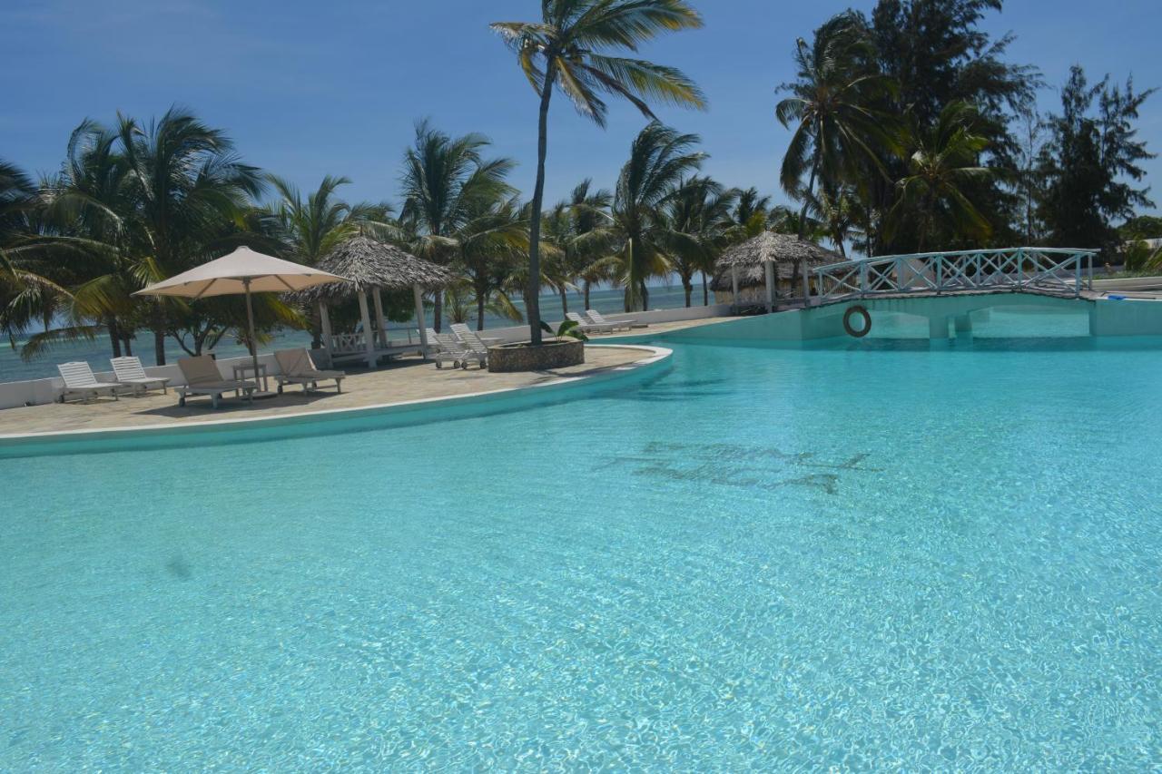 Twiga Beach Resort Watamu Eksteriør billede
