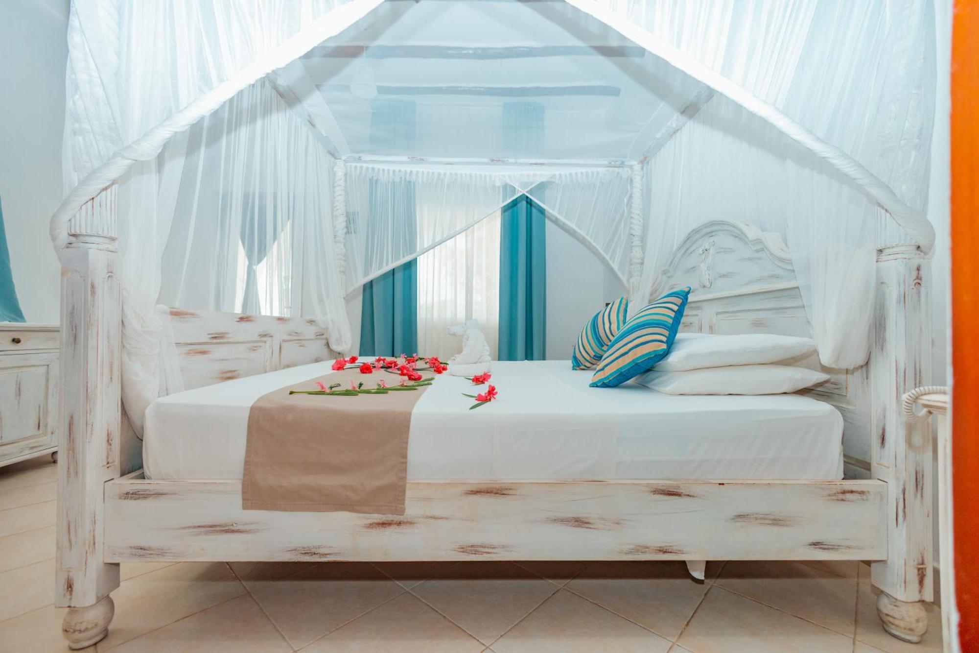 Twiga Beach Resort Watamu Eksteriør billede