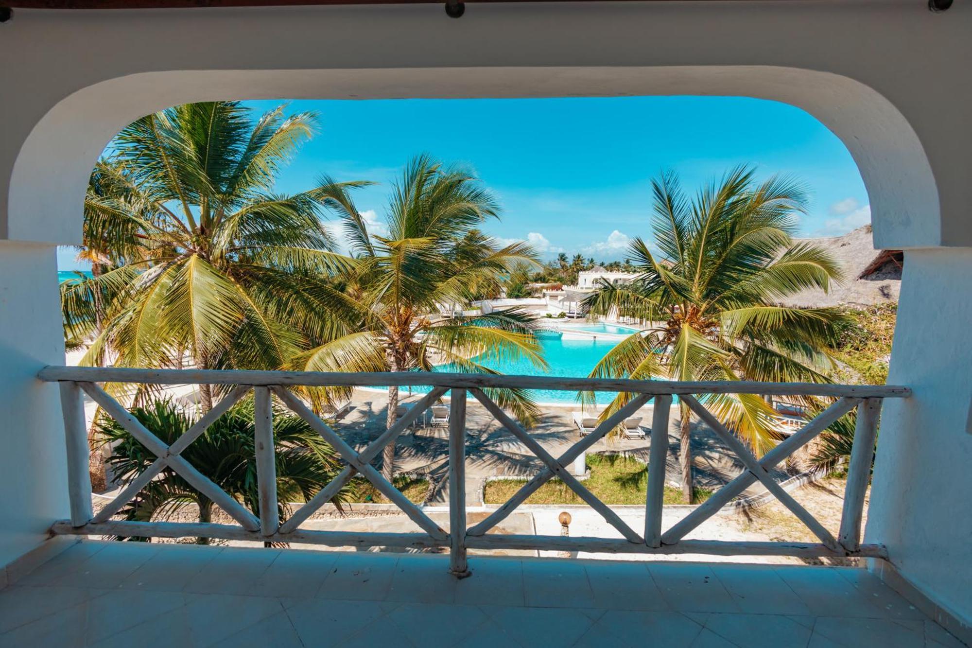 Twiga Beach Resort Watamu Eksteriør billede