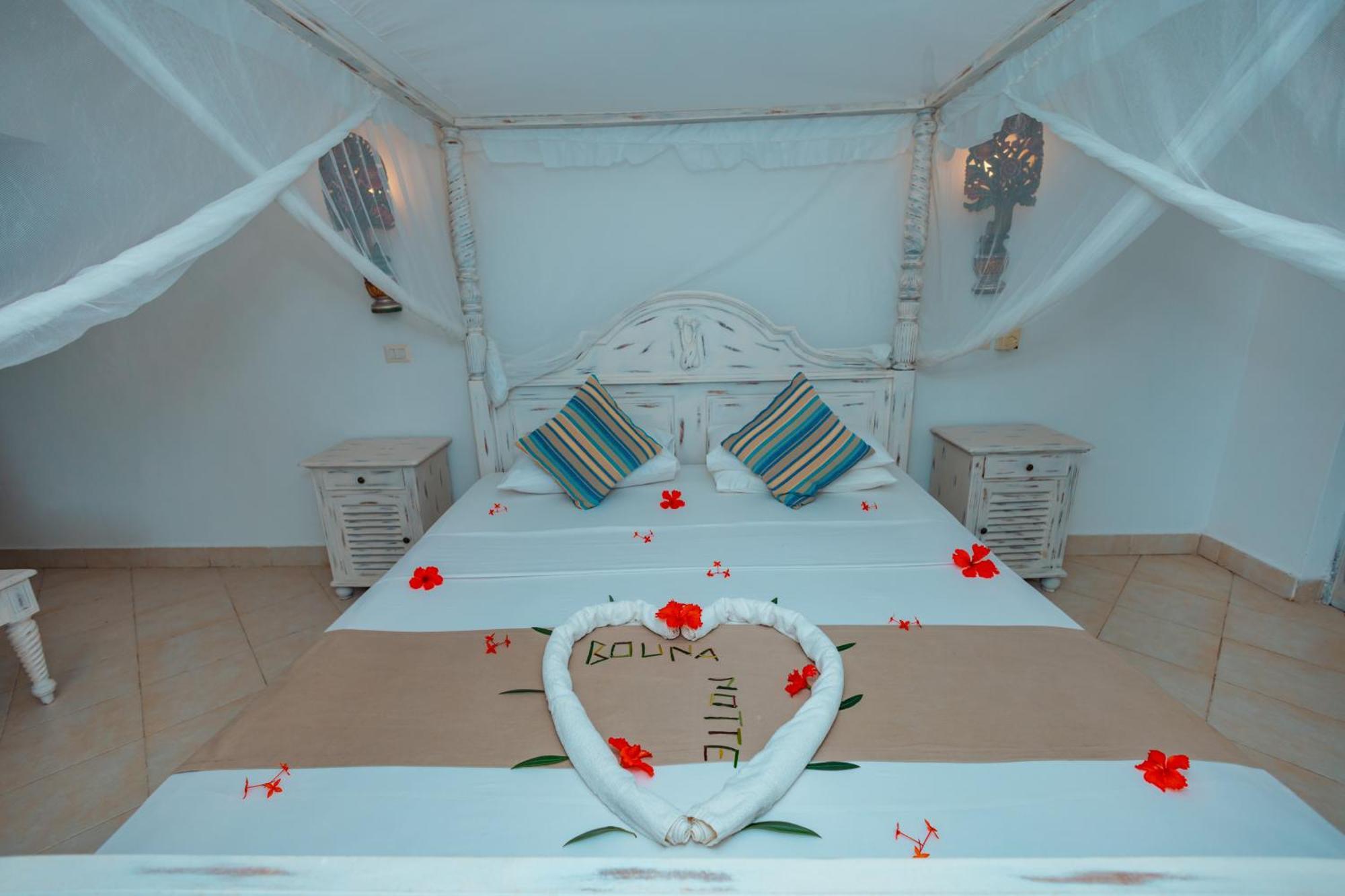 Twiga Beach Resort Watamu Eksteriør billede