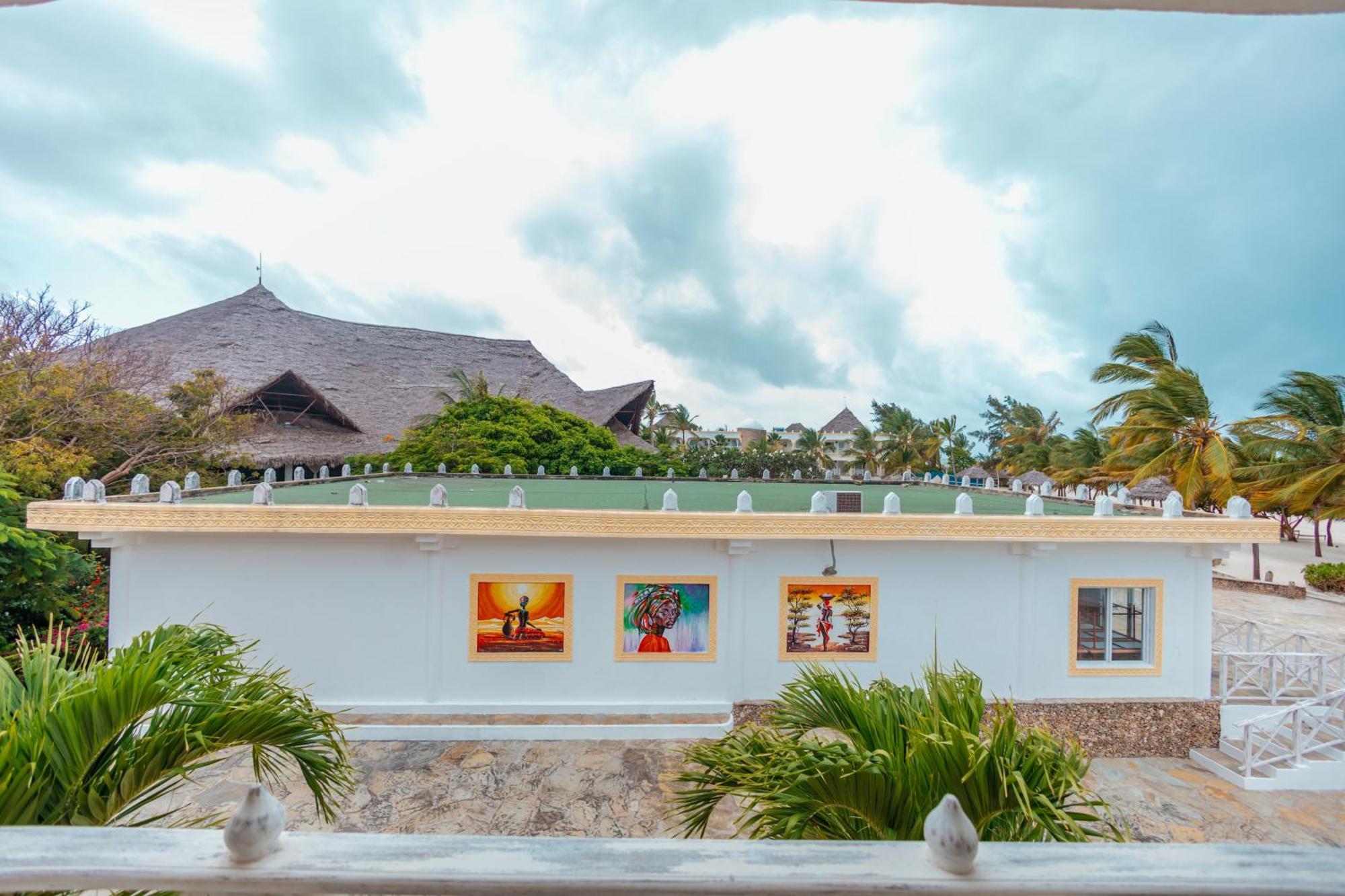Twiga Beach Resort Watamu Eksteriør billede