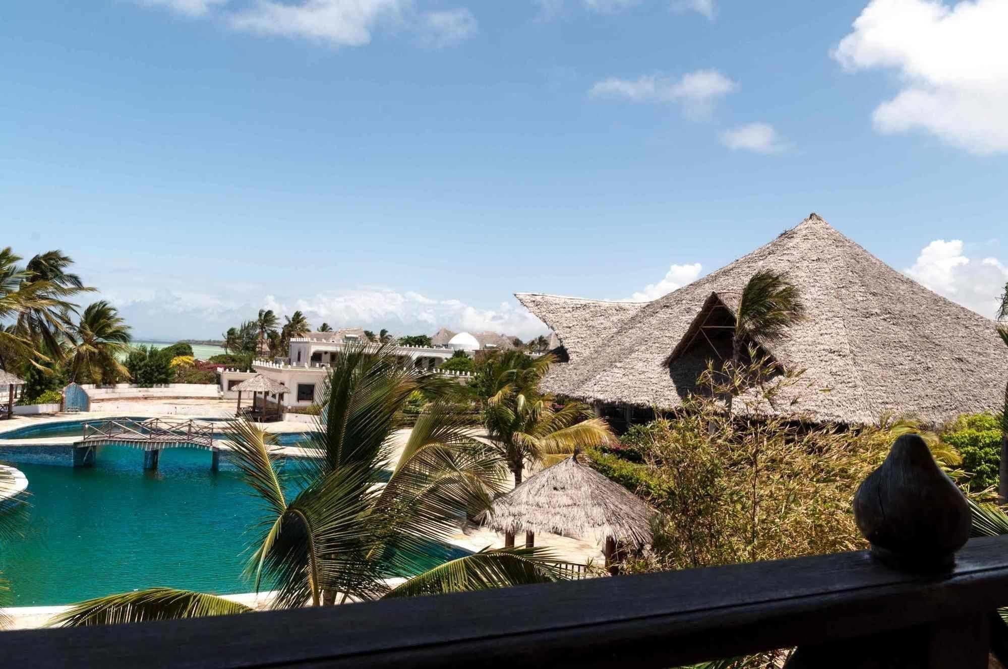Twiga Beach Resort Watamu Eksteriør billede