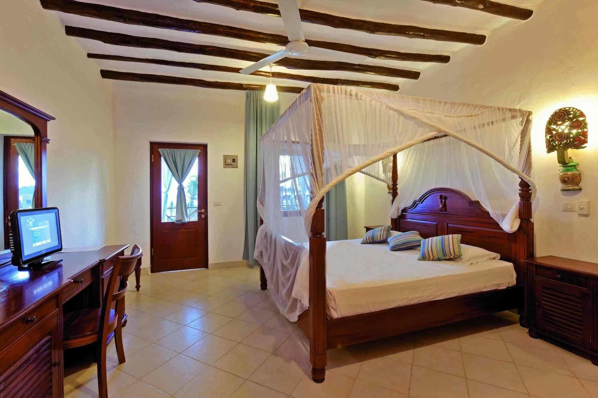 Twiga Beach Resort Watamu Eksteriør billede